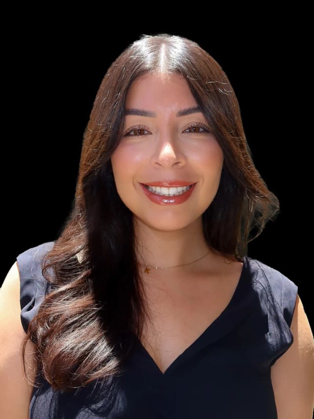 Dr. Kenia Leon